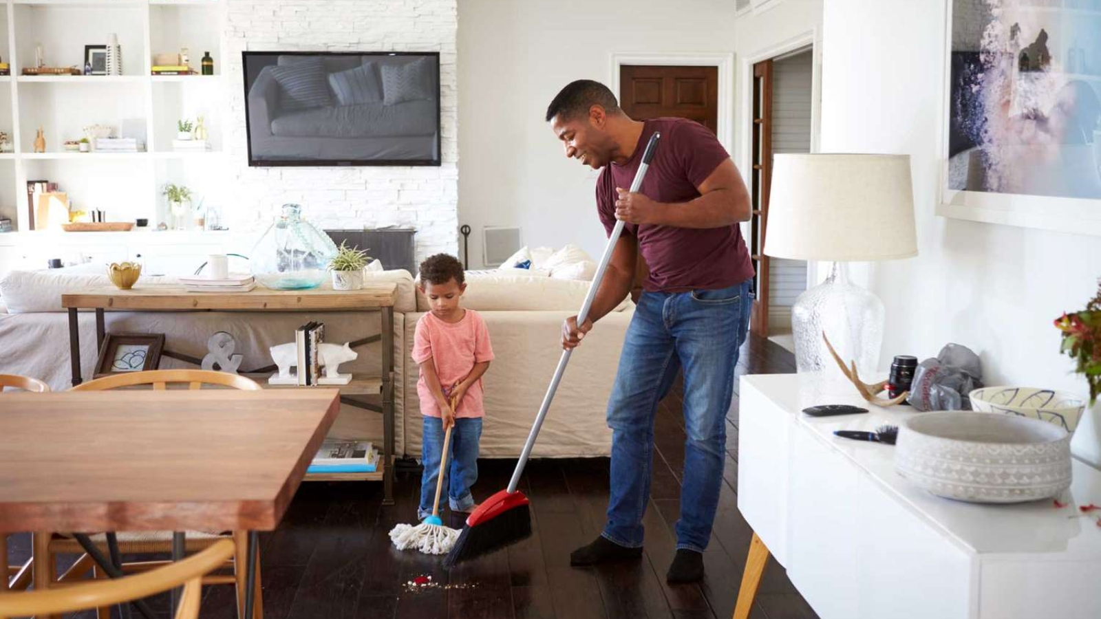 home-cleaning-family-CLEANORG0420-b04fb09ff6ad4b9bab375915fc55f24a